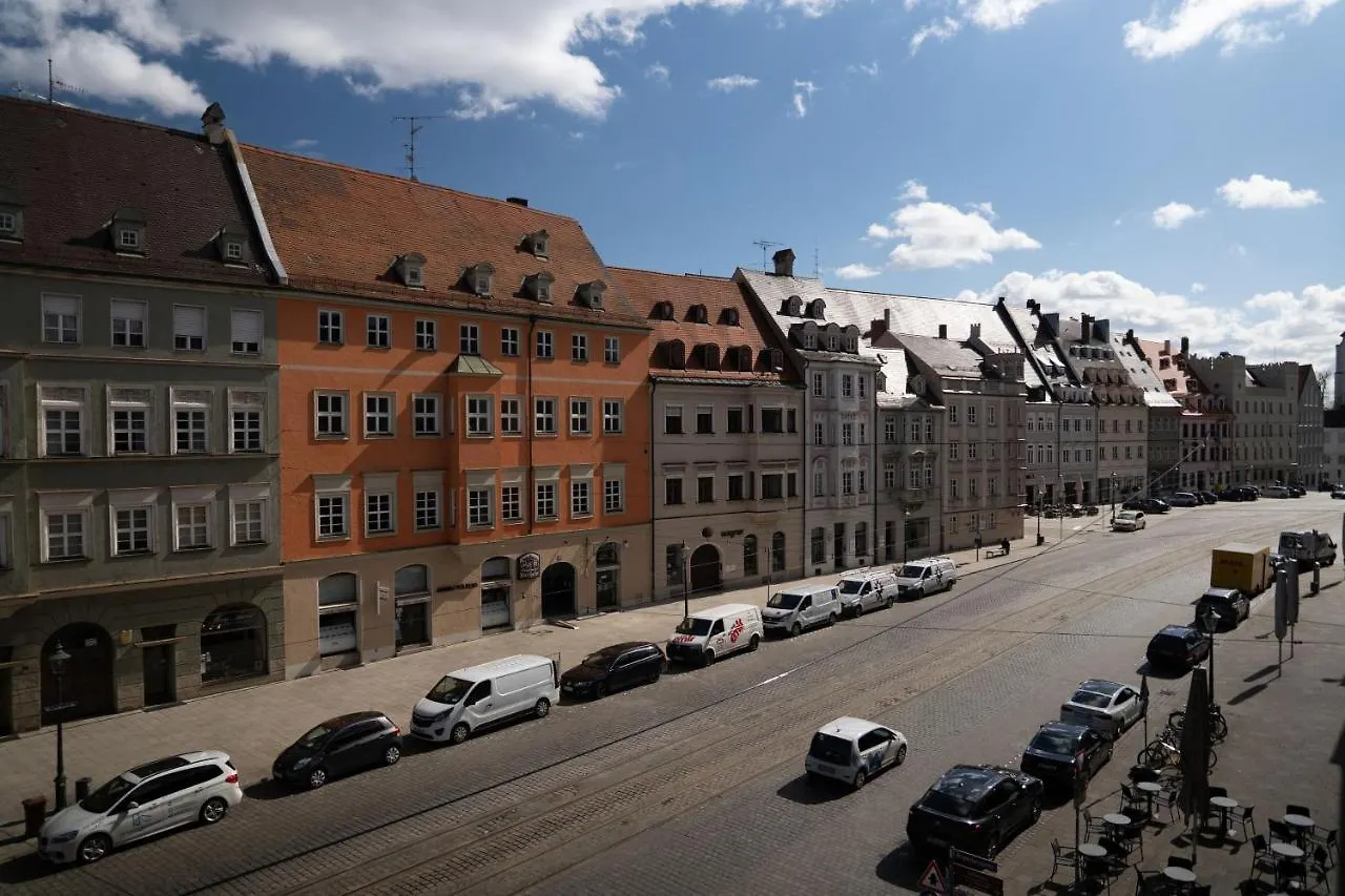 Maximilianstrasse Apartment Augsburg
